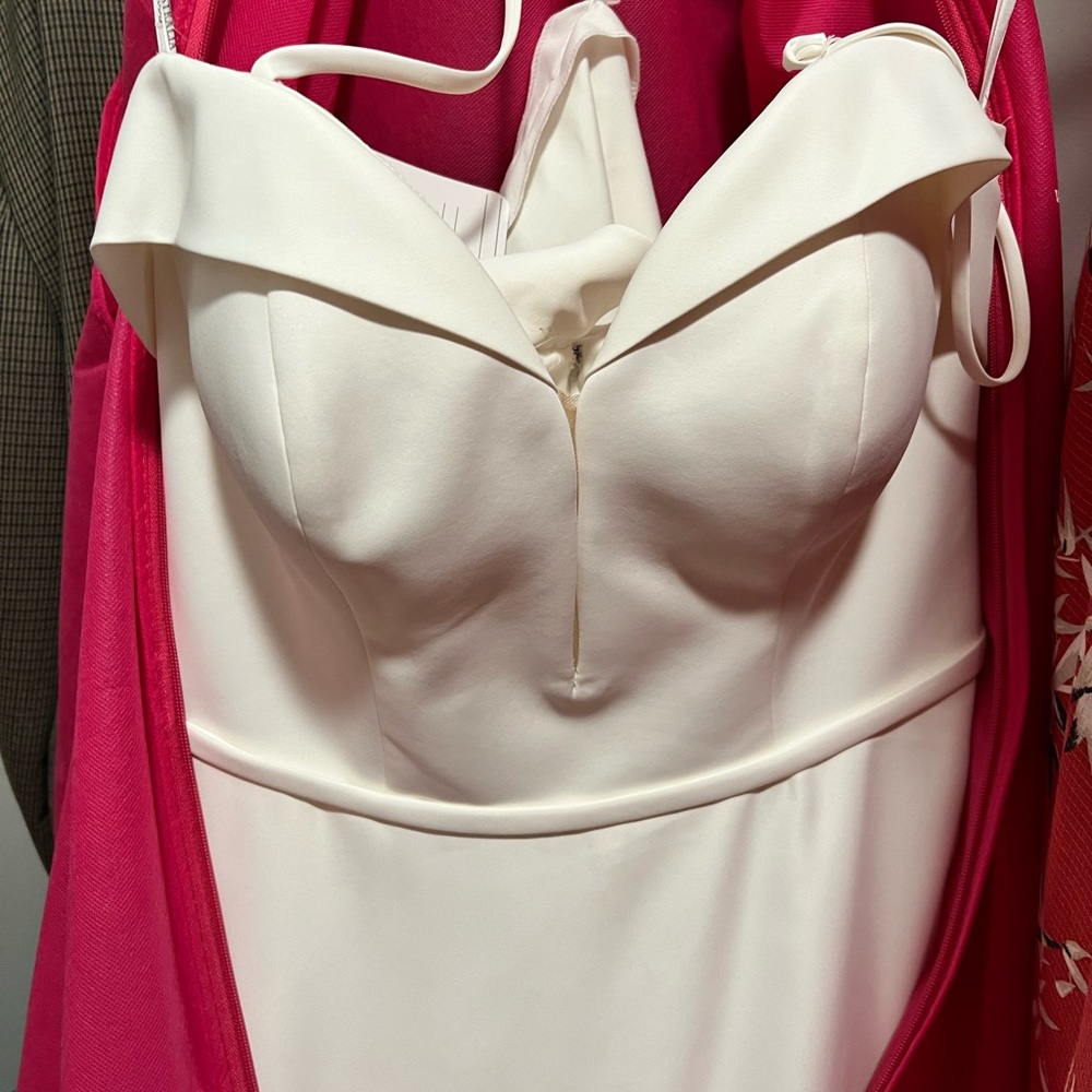 NWT Essence of Australia Wedding Dress - Picture 5 of 7